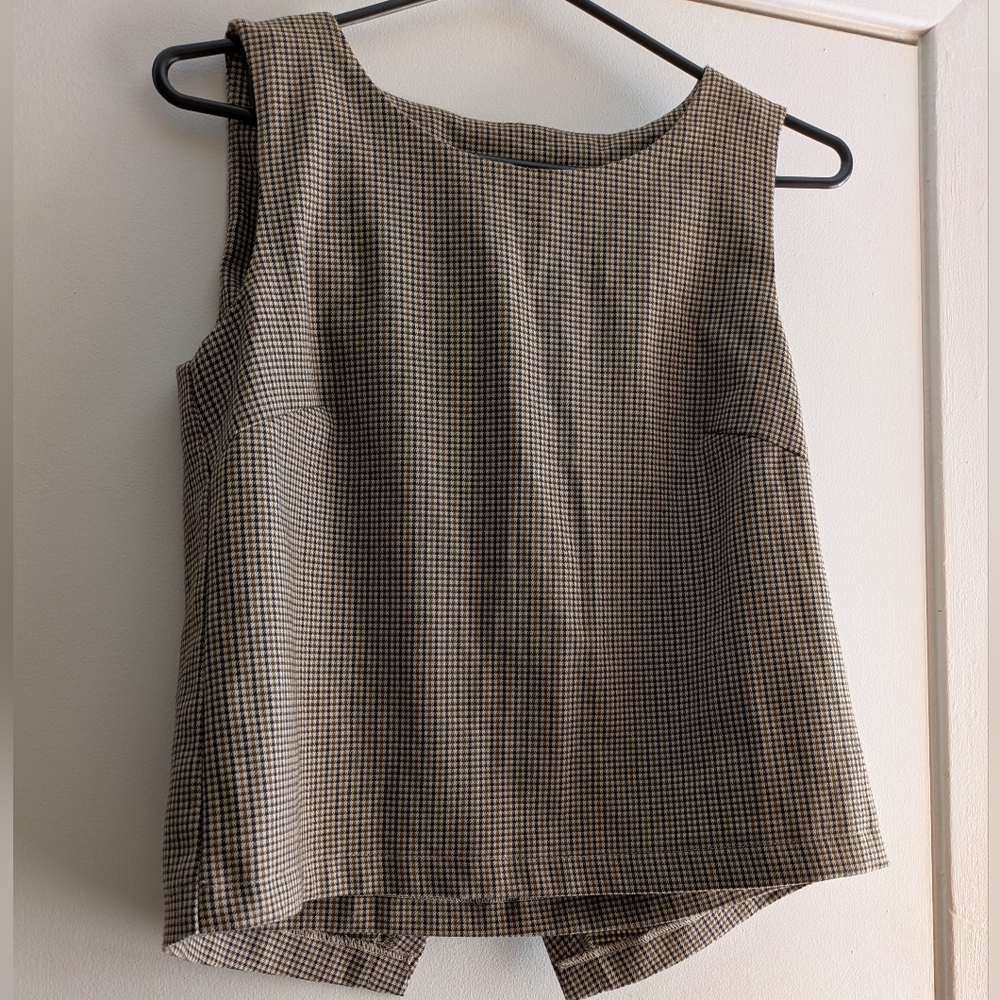 MEXX Checkered Sleeveless Draped Top. US 6